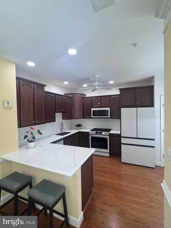 $450,000 | 7055 Heritage Hunt Drive, Unit 111, Gainesville, VA 20155