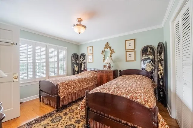 an aerial view of a house with outdoor space and lake view