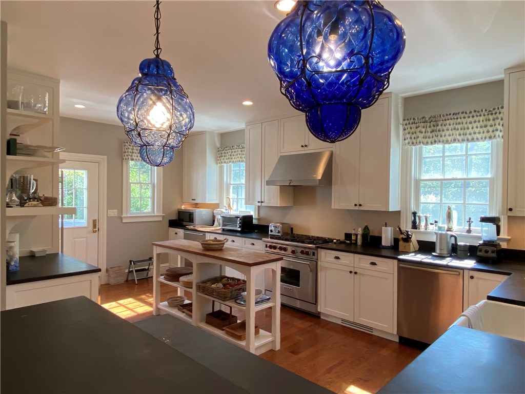 515 West Main Road Portsmouth, RI 02871 - Photo 13 of 50 Gallery Image 13