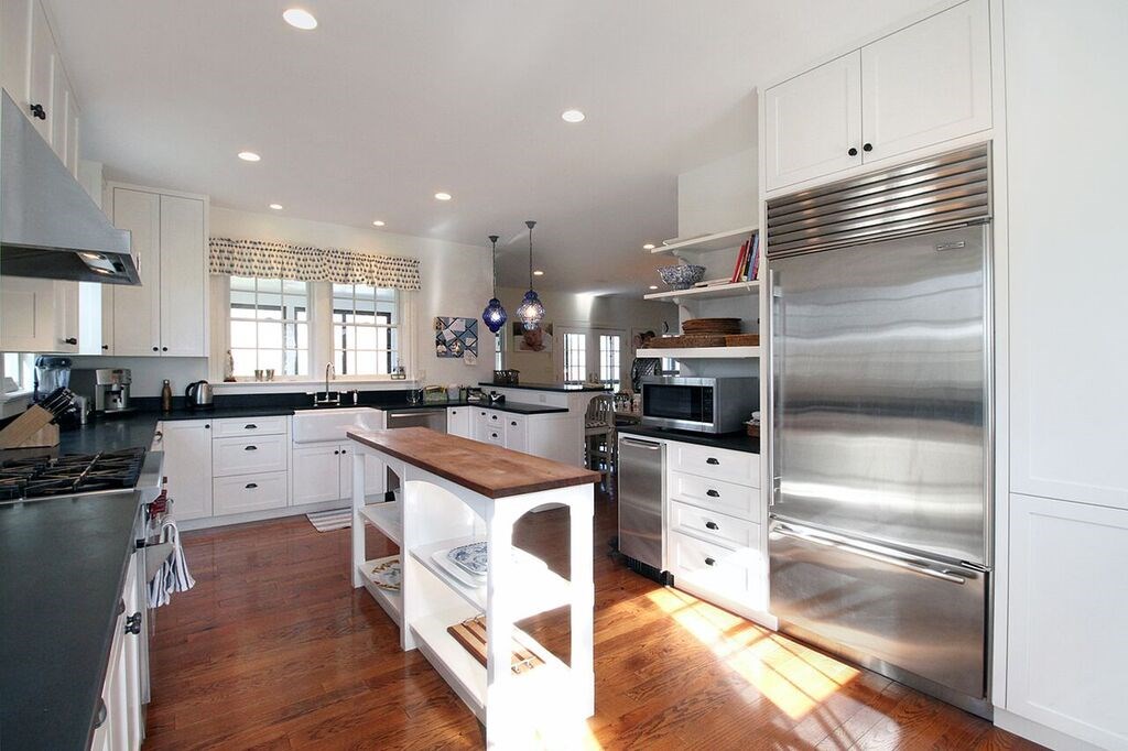 515 West Main Road Portsmouth, RI 02871 - Photo 15 of 50 Fully equipped kitchen with plenty of storage.