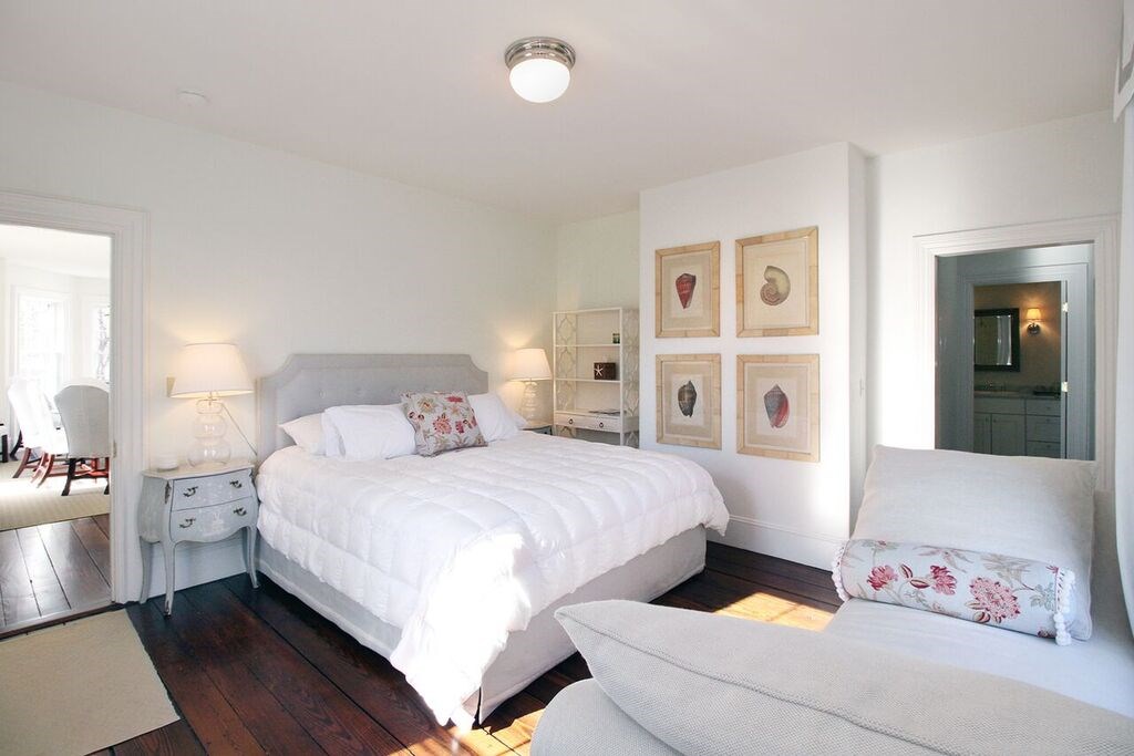 515 West Main Road Portsmouth, RI 02871 - Photo 21 of 50 First floor master bedroom or guest bedroom with en suite bath