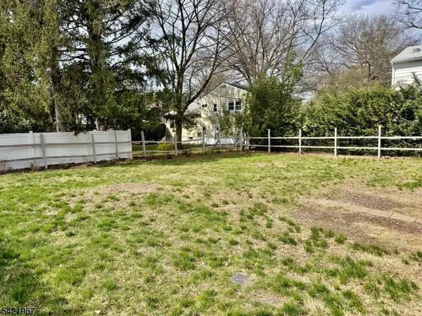 $3,900 | 25 Huck Road, Bloomfield, NJ 07003