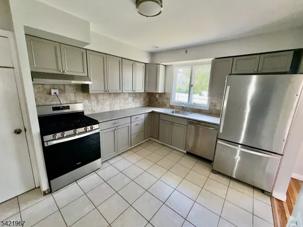 $3,900 | 25 Huck Road, Bloomfield, NJ 07003