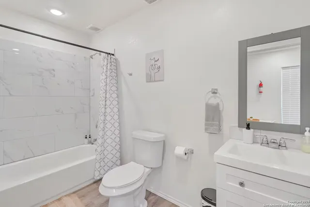 $800 | 1407 Leal Street, Unit 3, San Antonio, TX 78207