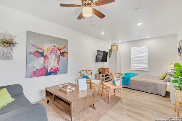 $800 | 1407 Leal Street, Unit 3, San Antonio, TX 78207