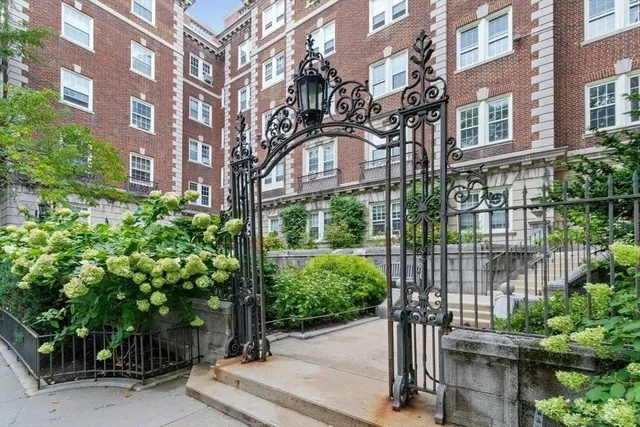 $649,950 | 3 Arlington Street, Unit 52, Cambridge, MA 02140