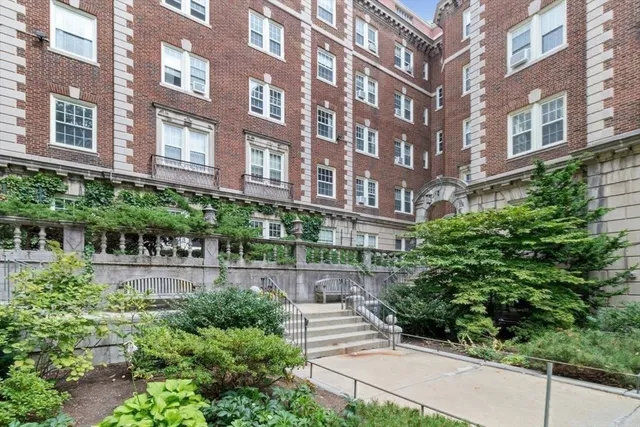 $649,950 | 3 Arlington Street, Unit 52, Cambridge, MA 02140