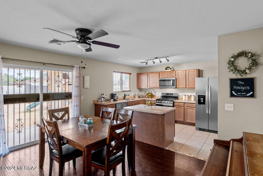 8350 West Razorbill Drive Tucson, AZ 85757 - Photo 10 of 27