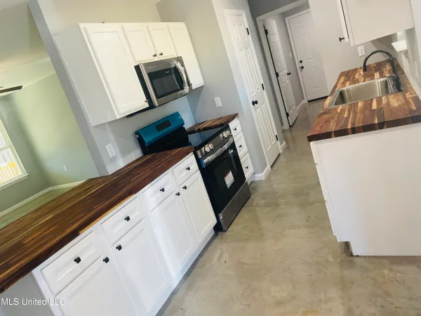 $225,000 | 625 Ridge Rd., Sarah, MS 38665