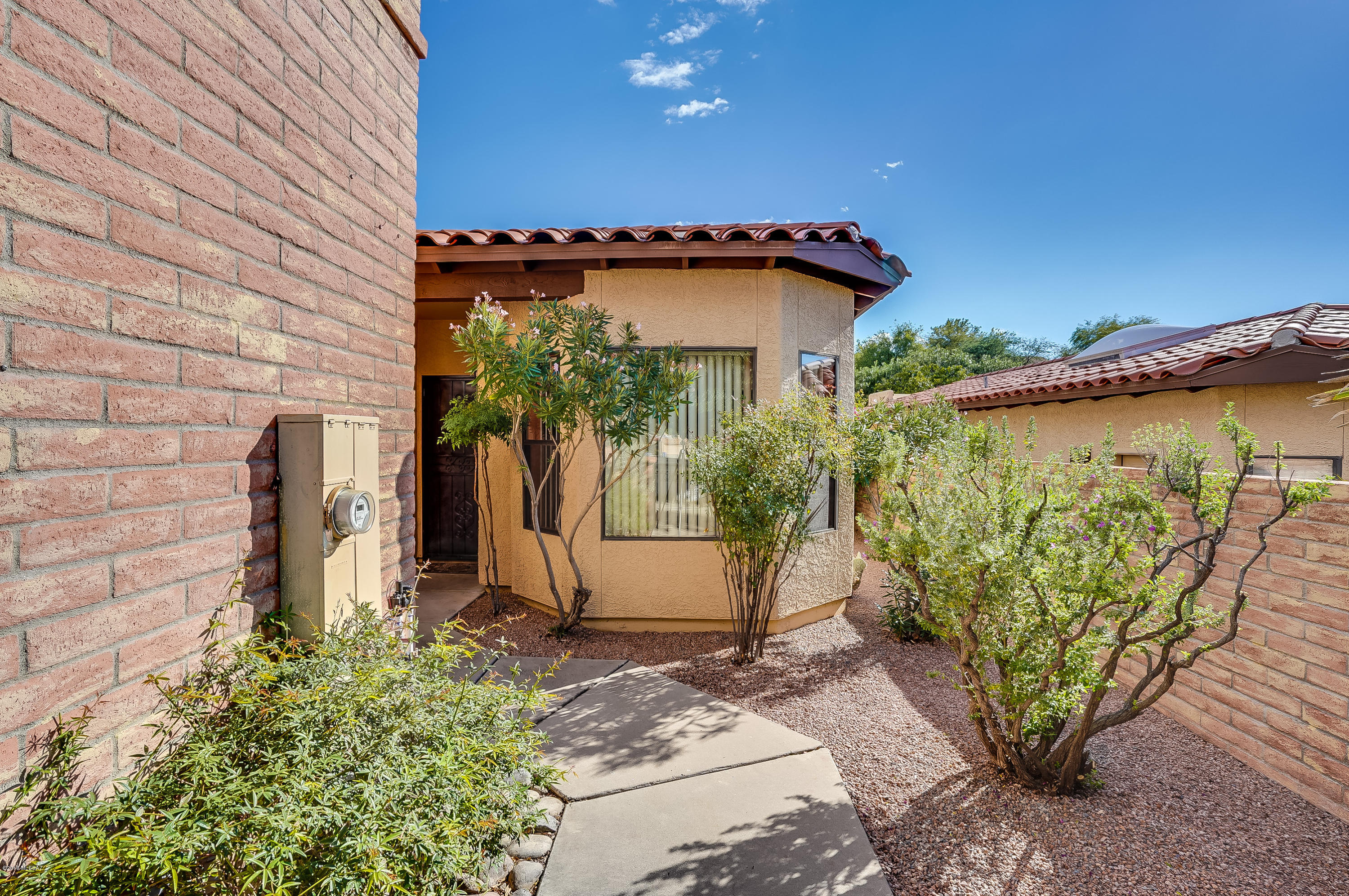 60 Silverado Oro Valley, AZ 85737 - Photo 4 of 50