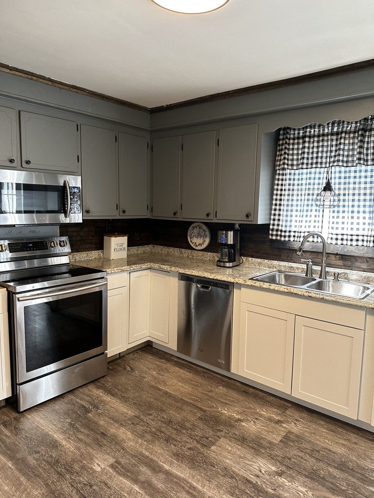 1410 Freeman Loop Cunningham, TN 37052 - Photo 8 of 30 Gallery Image 8
