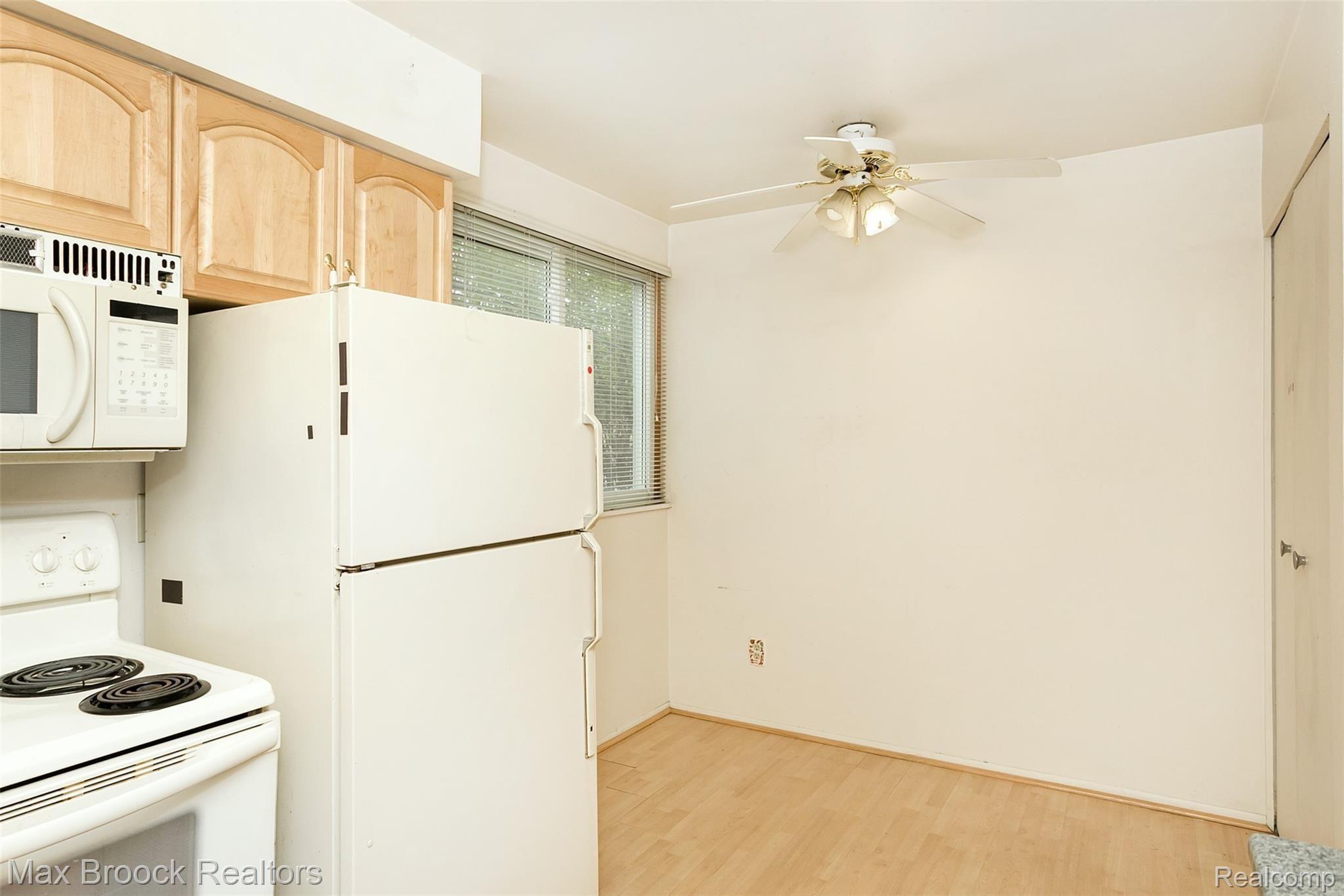 4030 West 13 Mile Road, Unit 2 Royal Oak, MI 48073 - Photo 7 of 22 13 Mile-7.jpg