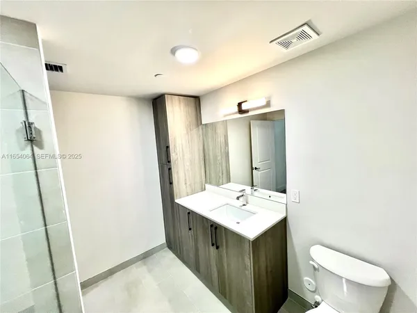 $2,900 | 18412 Homestead Avenue, Unit 606, Miami, FL 33157