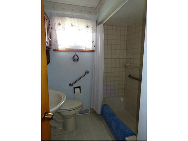 4159 Seneca Road Sharpsville, PA 16150 - Photo 13 of 24 Full Bath.