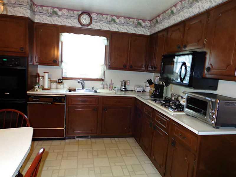 4159 Seneca Road Sharpsville, PA 16150 - Photo 6 of 24 Kitchen.