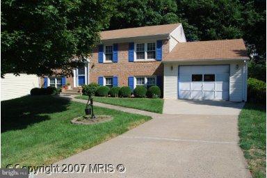12018 Stuart Ridge Drive Herndon, VA 20170 - Photo 1 of 30 Exterior (Main)