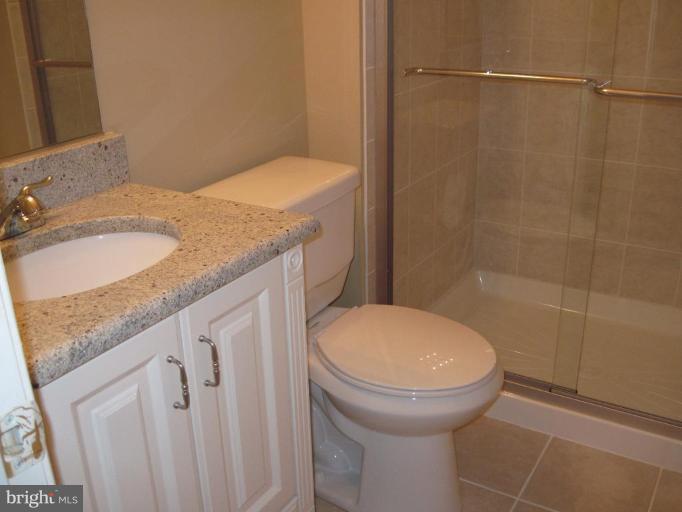12018 Stuart Ridge Drive Herndon, VA 20170 - Photo 19 of 30 Master Bath