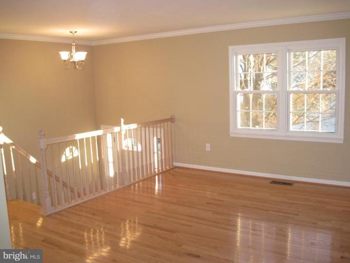 12018 Stuart Ridge Drive Herndon, VA 20170 - Photo 3 of 30 Living Room