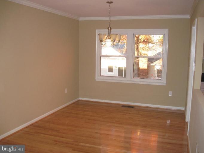 12018 Stuart Ridge Drive Herndon, VA 20170 - Photo 6 of 30 Dining Room