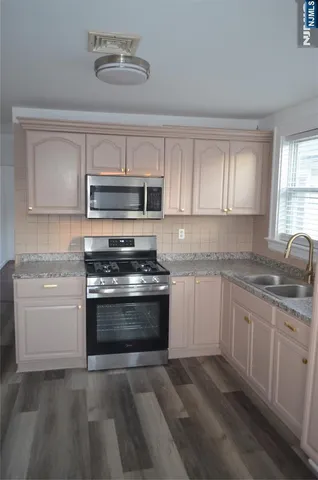 $2,450 | 14 Fremont Street, Unit 2, West Orange, NJ 07052