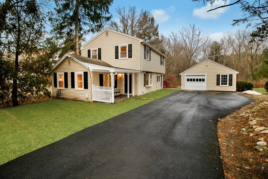 164 Chestnut Street Foxboro, MA 02035 - Photo 1 of 22 Gallery Image 1