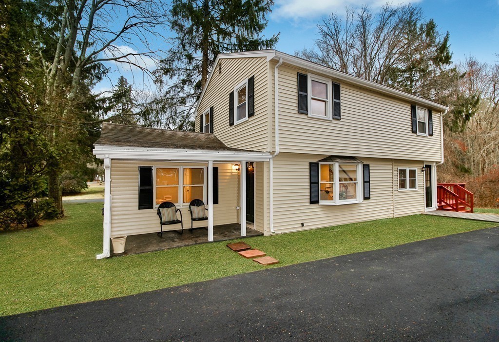 164 Chestnut Street Foxboro, MA 02035 - Photo 2 of 22 Gallery Image 2