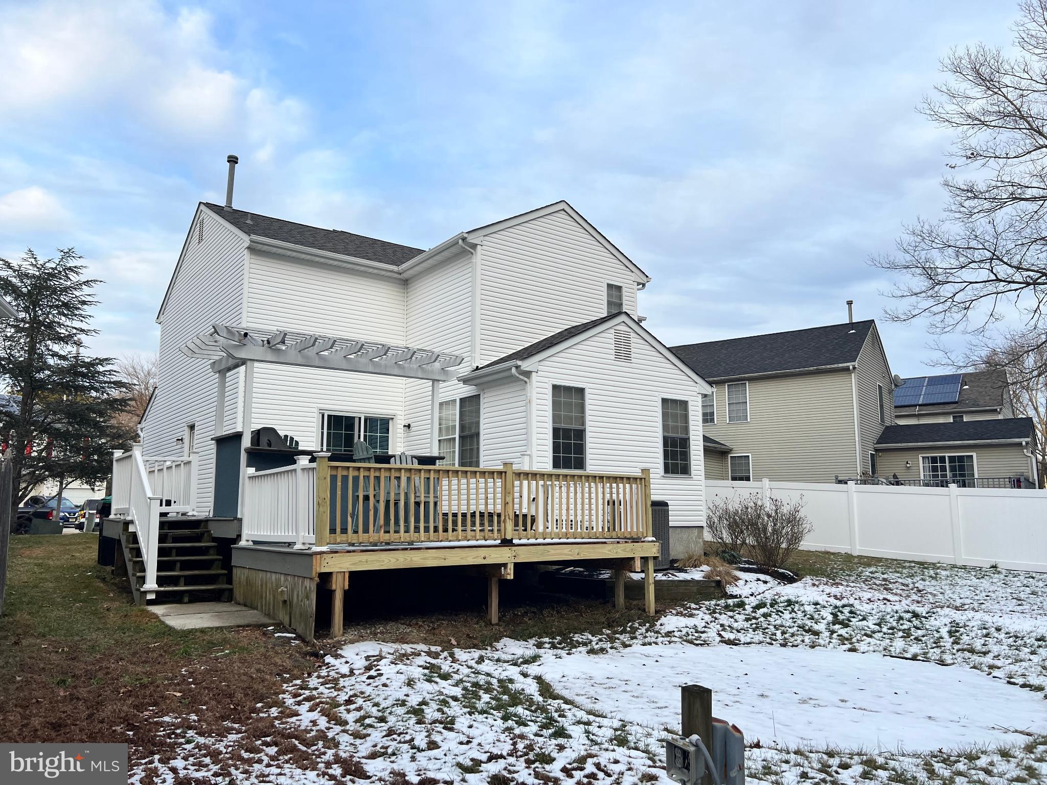 18 Wakefield Road Atco, NJ 08004 - Photo 3 of 6 Charming home with inviting outdoor space.