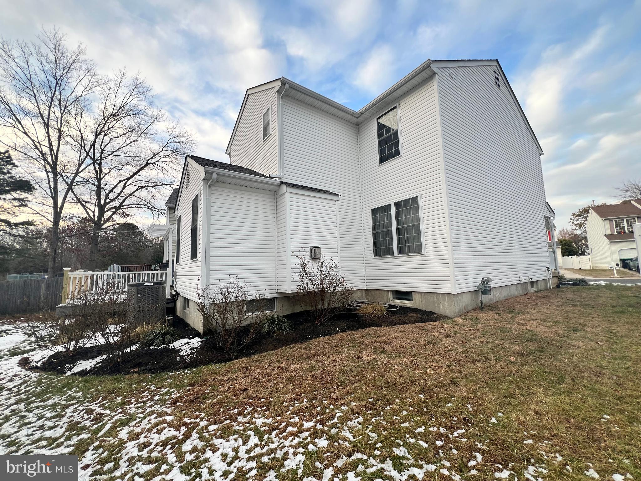 18 Wakefield Road Atco, NJ 08004 - Photo 5 of 6 Charming home with winter's touch.