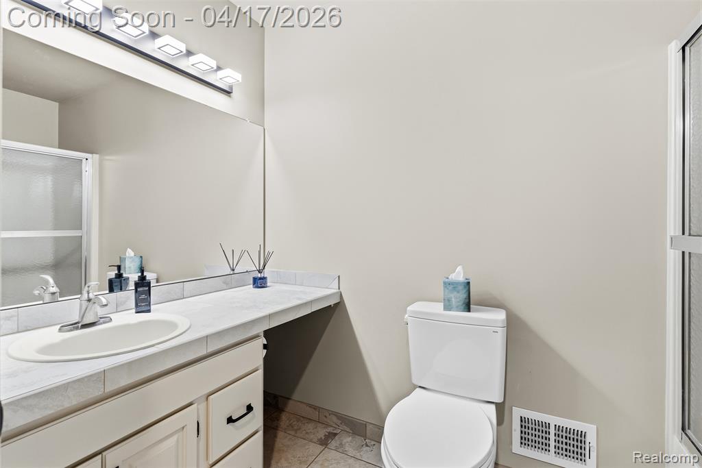 2270 Golden Pond Fenton, MI 48430 - Photo 25 of 30