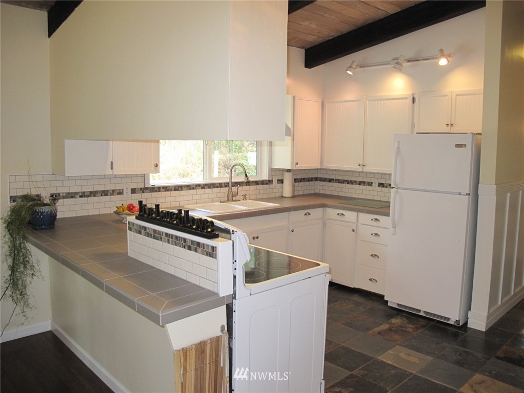 534 Oxenford Road Port Angeles, WA 98363 - Photo 11 of 23 Gallery Image 11