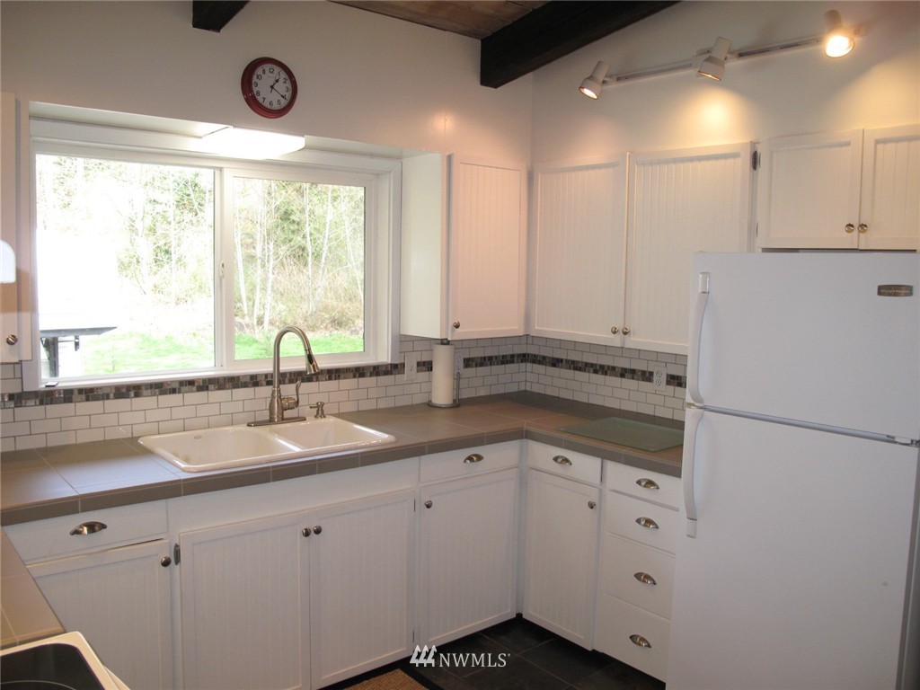 534 Oxenford Road Port Angeles, WA 98363 - Photo 10 of 23 Gallery Image 10