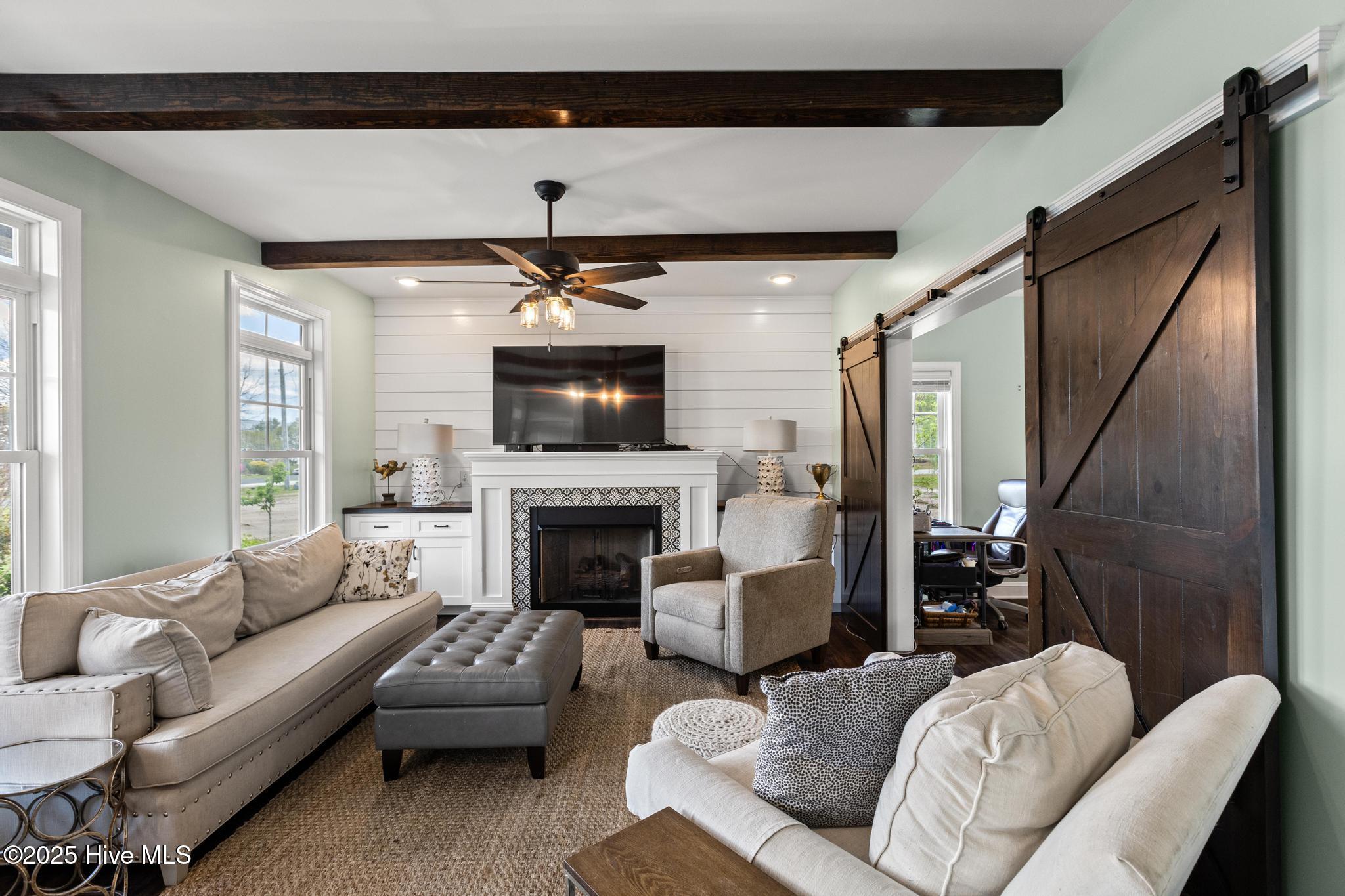 258 Pearson Circle Newport, NC 28570 - Photo 3 of 65 IMG_1511