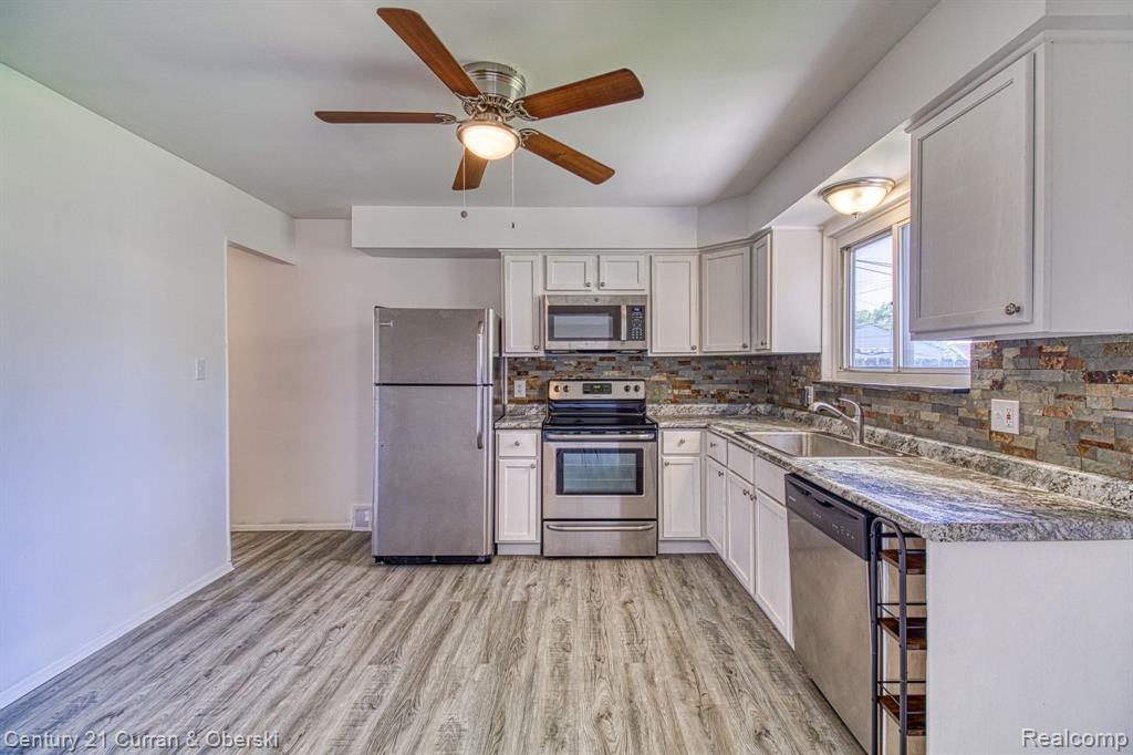 32844 Joy Road Livonia, MI 48150 - Photo 4 of 25 Gallery Image 4