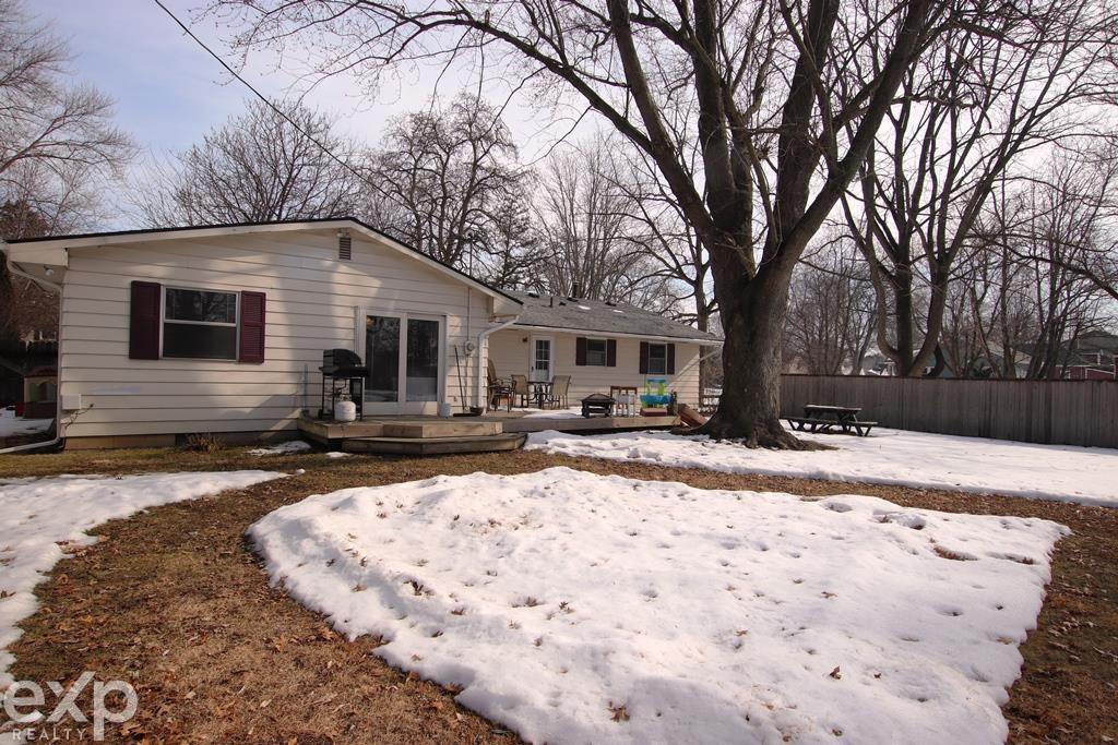 60 Riverside Drive Mount Clemens, MI 48043 - Photo 2 of 24 50199718-776886f5-7d62-4039-858b-f661fcf7633f.JPG
