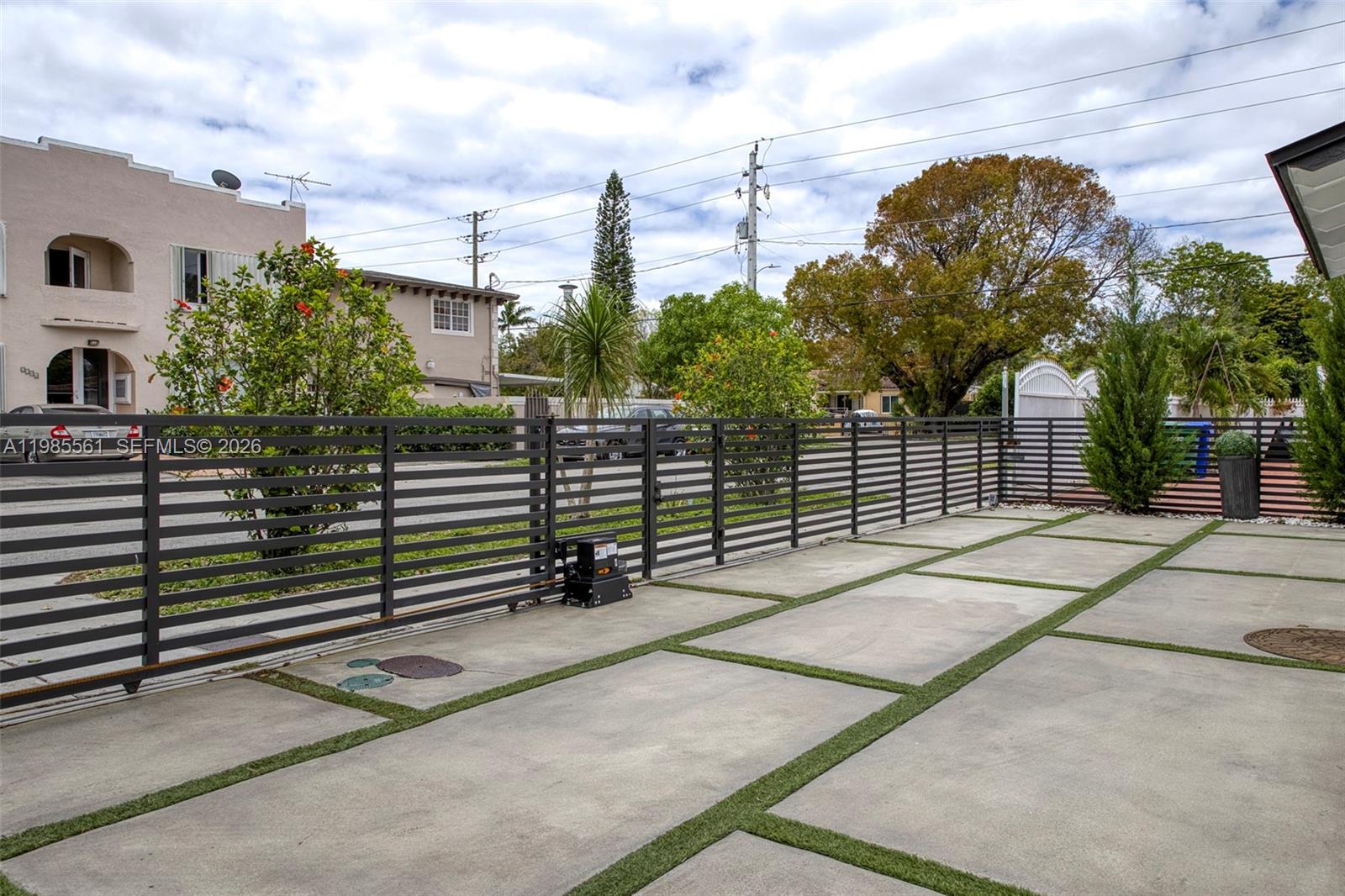 2397 Southwest 13th Street Miami, FL 33135 - Photo 10 of 37