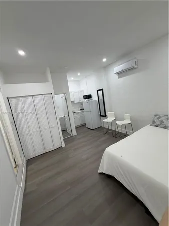 $1,200 | 2442 Northeast 3rd Court, Unit A, Homestead, FL 33033