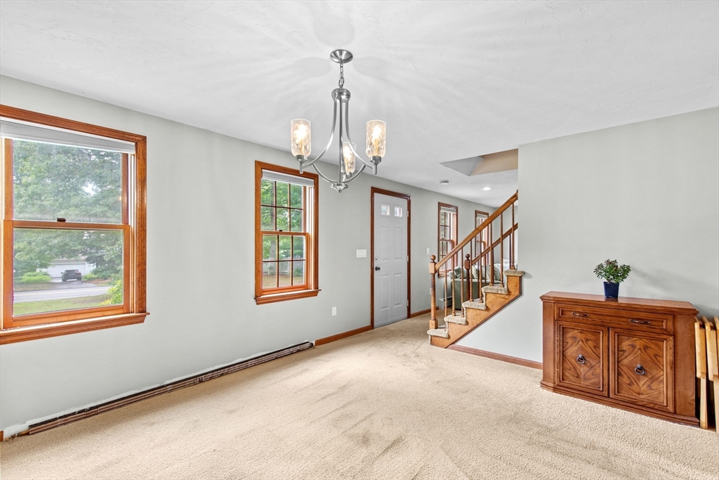 73 Raymond Road Plymouth, MA 02360 - Photo 9 of 37