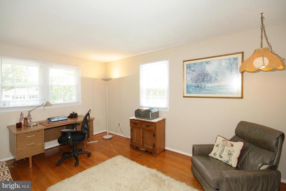 5952 Atteentee Road Springfield, VA 22150 - Photo 14 of 30 a workspace with furniture and window