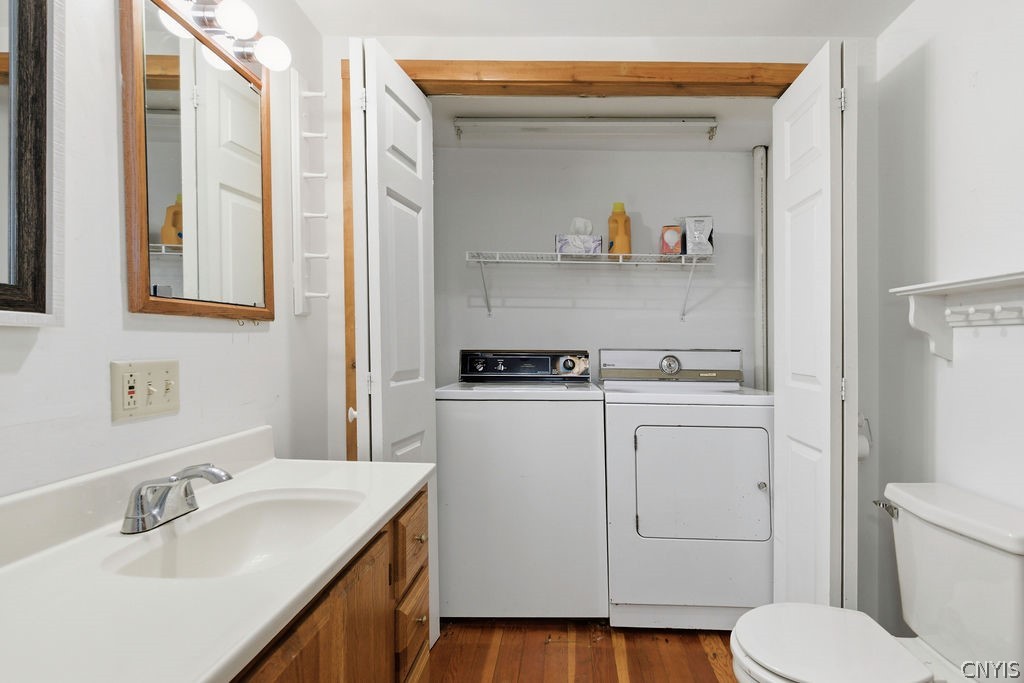 6450 Paino Road Eaton, NY 13346 - Photo 18 of 37 Full bath #3 w/tub & laundry.