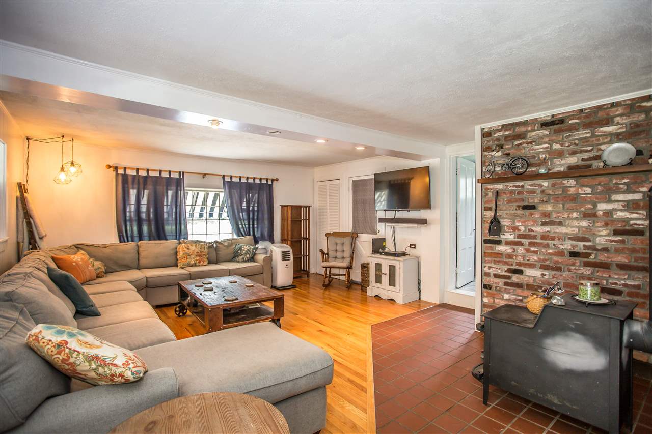 459 Mammoth Road Londonderry, NH 03053 - Photo 5 of 40 Gallery Image 5
