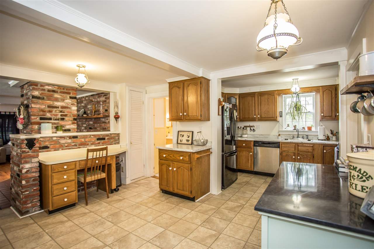 459 Mammoth Road Londonderry, NH 03053 - Photo 10 of 40 Gallery Image 10