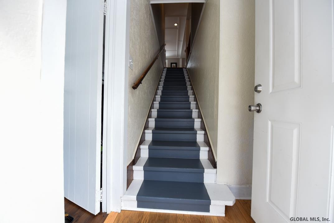 29 Arnold Road Malta, NY 12020 - Photo 3 of 17 Photo 3