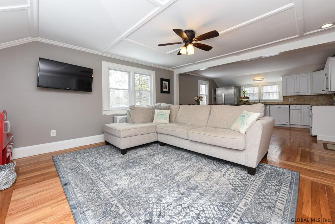 29 Arnold Road Malta, NY 12020 - Photo 4 of 17 Photo 4
