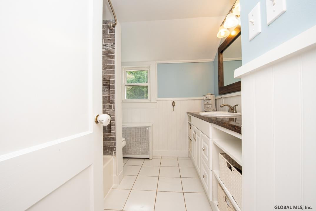 29 Arnold Road Malta, NY 12020 - Photo 9 of 17 Photo 9