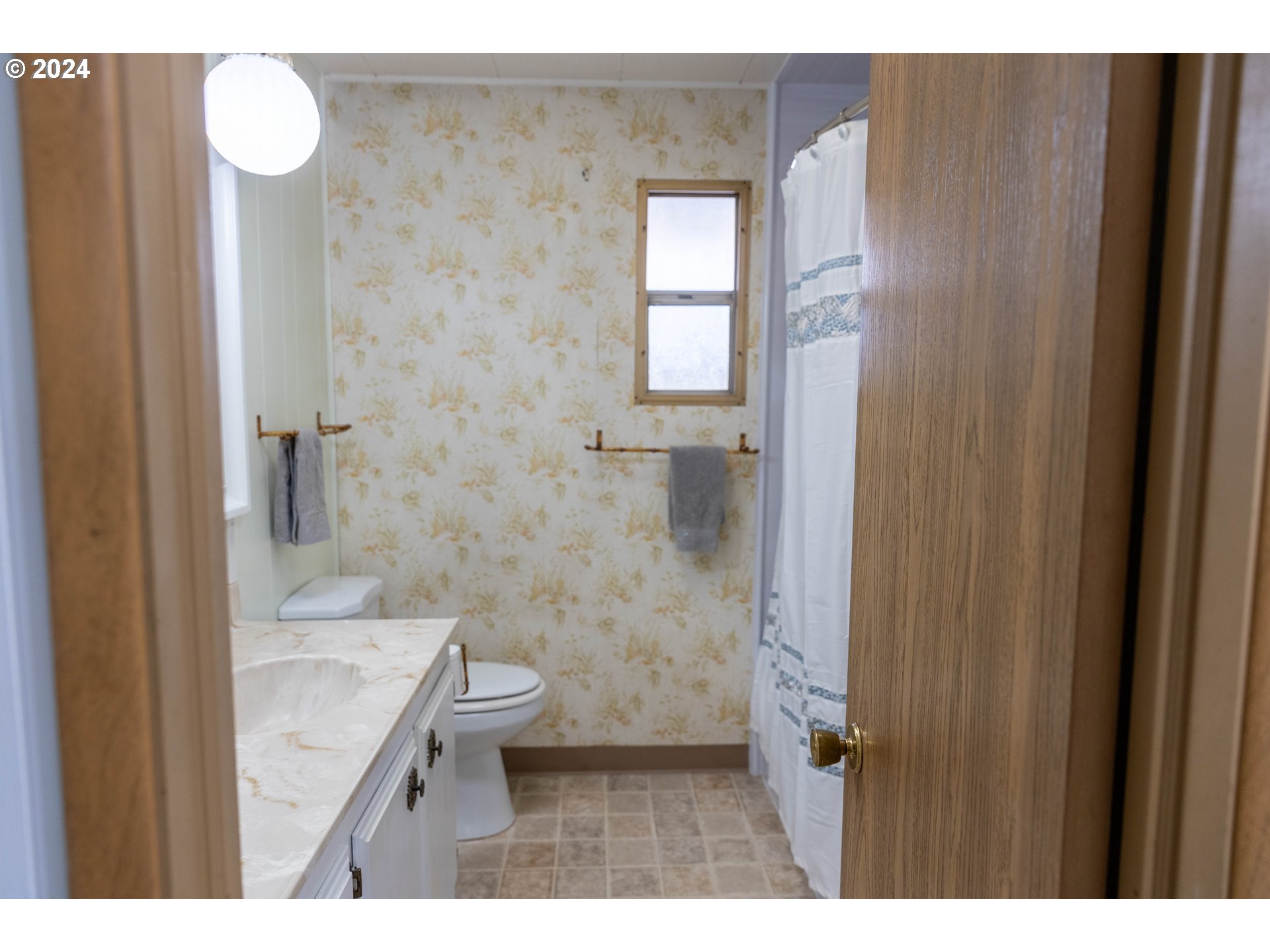3100 Turner Road Southeast, Unit 803 Salem, OR 97302 - Photo 12 of 16 Bathroom