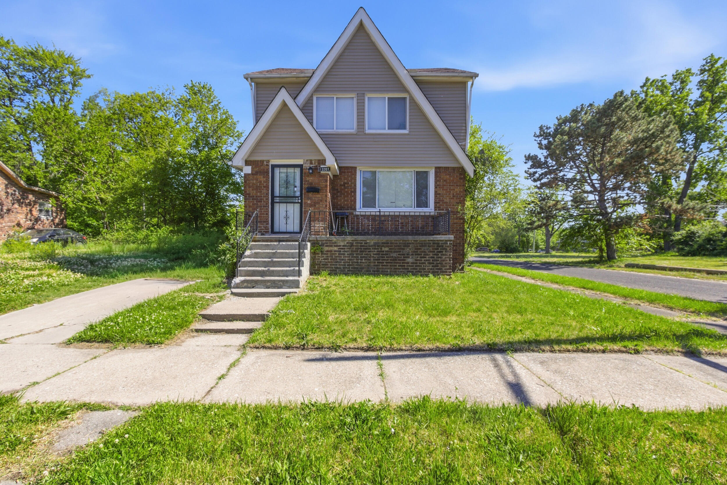 13207 Compass Street Detroit, MI 48227 - Photo 2 of 21 1__mg_4752