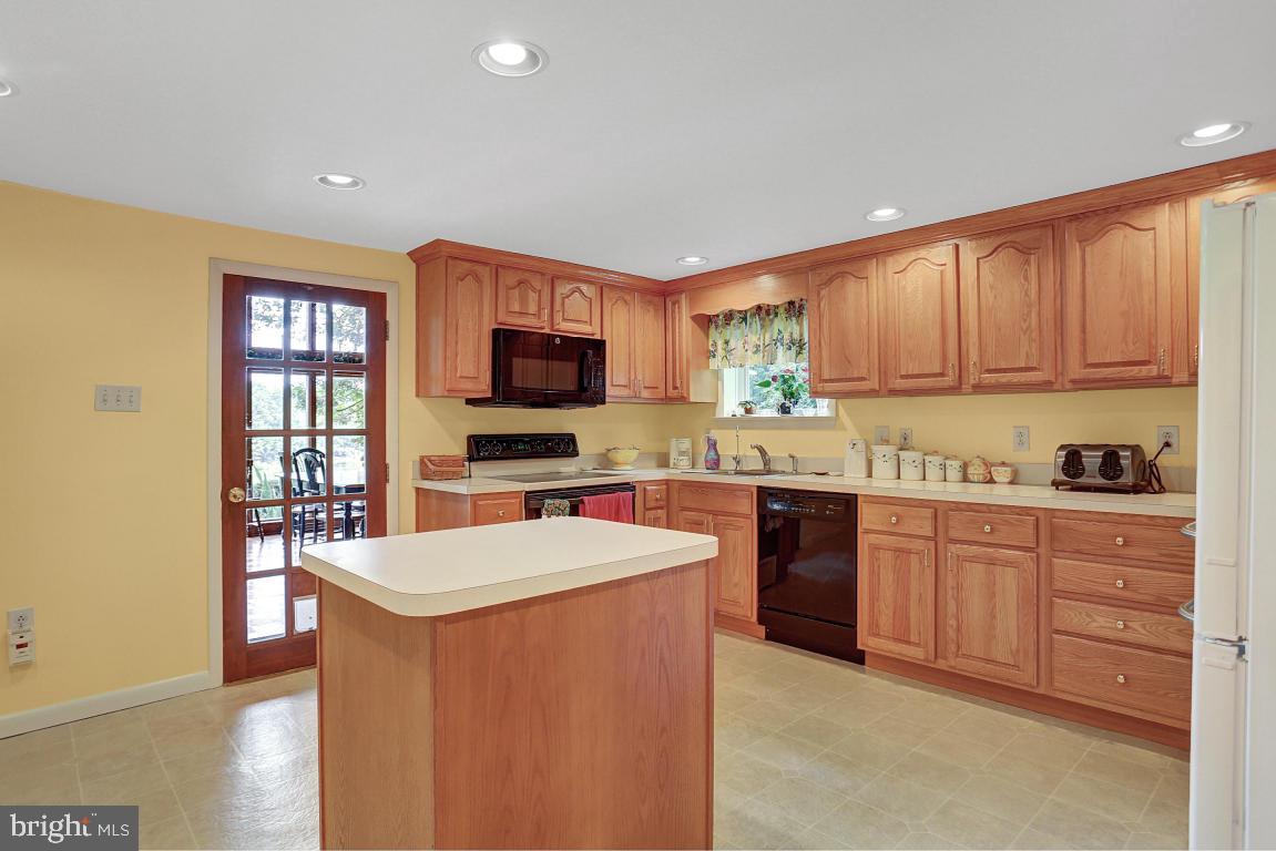 480 Lakeview Drive Lititz, PA 17543 - Photo 10 of 31 Gallery Image 10