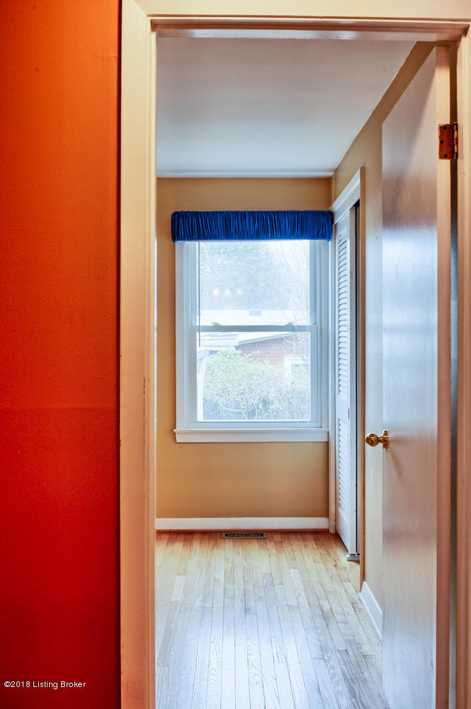 7208 Woolrich Road Louisville, KY 40222 - Photo 23 of 42 Hallway