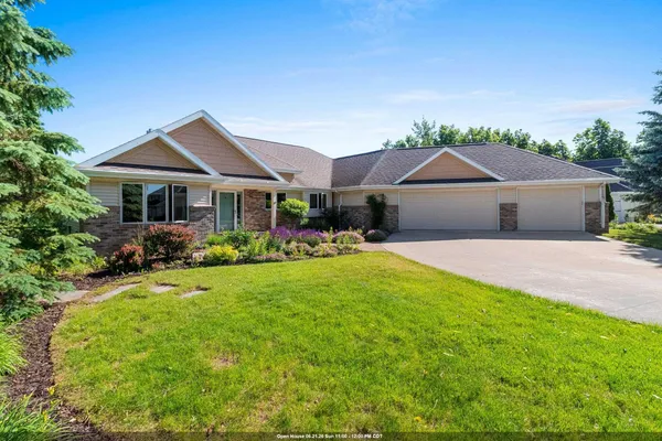 $499,900 | 1900 Orchard Blossom Drive, Appleton, WI 54915