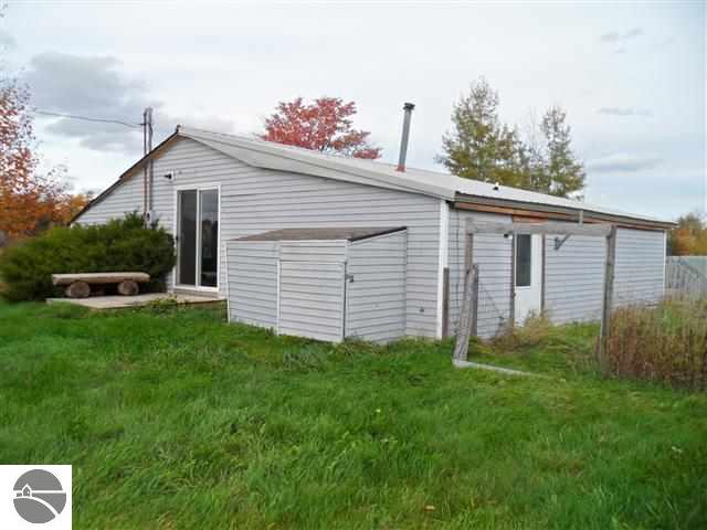 1522 County Line Road East Kingsley, MI 49649 - Photo 5 of 19 1740144-4.JPG